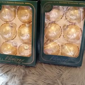 Vintage tree ornaments gold.